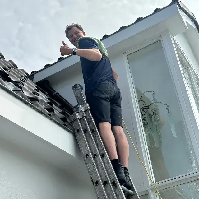Kosten dakgoot reinigen bij een vrijstaande woning